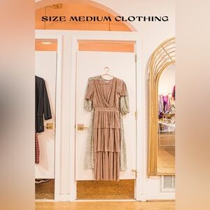 Size Medium clothing listing for live show